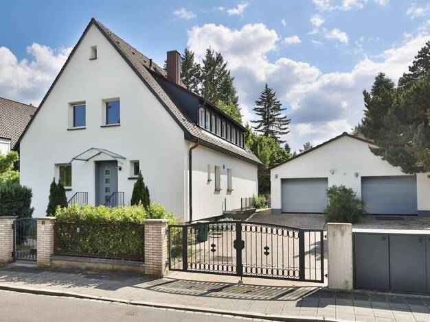 Mehrfamilienhaus zum Kauf 1.150.000 € 6 Zimmer 200 m² 663 m² Grundstück frei ab sofort Nürnberg 90451