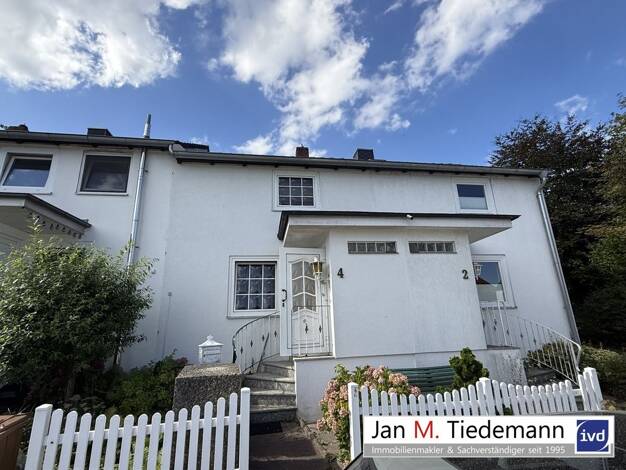Reihenmittelhaus zum Kauf 125.000 € 2,5 Zimmer 55 m² 127 m² Grundstück St. Jürgen Lübeck 23562