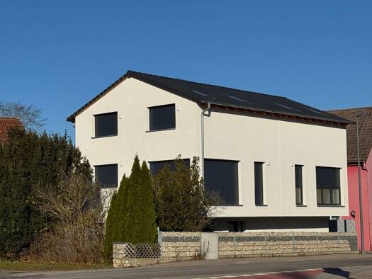Mehrfamilienhaus zum Kauf provisionsfrei 849.000 € 8 Zimmer 250 m² 272 m² Grundstück frei ab sofort Weinberger Straße 30 Aurach Aurach 91589