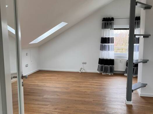 Wohnung zur Miete 750 € 2,5 Zimmer 70 m² Geschoss 1/1 frei ab sofort Wülflingen Haßfurt 97437