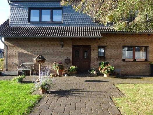 Mehrfamilienhaus zum Kauf als Kapitalanlage geeignet 790.000 € 7 Zimmer 307 m² 961 m² Grundstück Overath Overath 51491