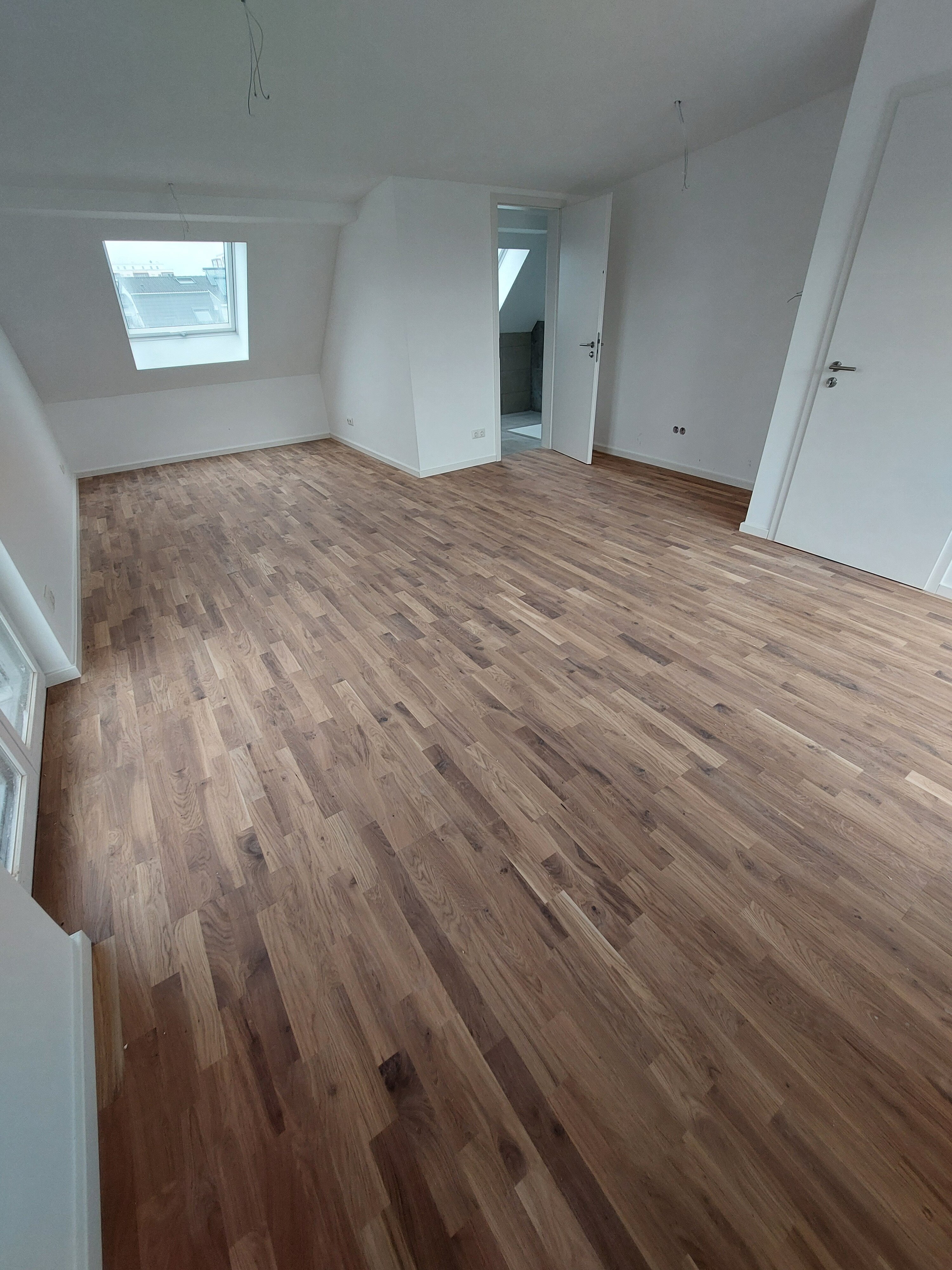 Doppelhaushälfte zur Miete 3.300 € 5 Zimmer 170 m²<br/>Wohnfläche 230 m²<br/>Grundstück ab sofort<br/>Verfügbarkeit Obere Bahnhofstraße 48 Germering Germering 82110