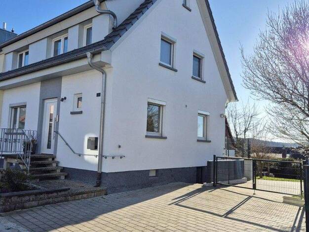 Doppelhaushälfte zum Kauf provisionsfrei 465.000 € 5 Zimmer 90 m² 547 m² Grundstück Bretten 75015