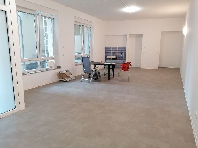 Büro-/Praxisfläche zur Miete provisionsfrei 450 € 1 Zimmer 90 m²<br/>Bürofläche Zentrum 016 Chemnitz 09111