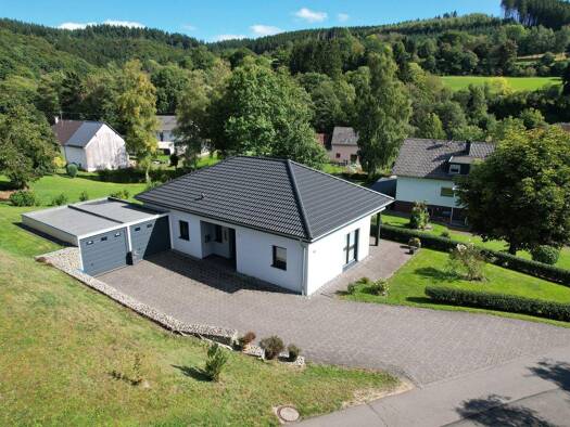 Haus zum Kauf 475.000 € 4 Zimmer 93,4 m² 1.171 m² Grundstück frei ab sofort Gondenbrett 54595