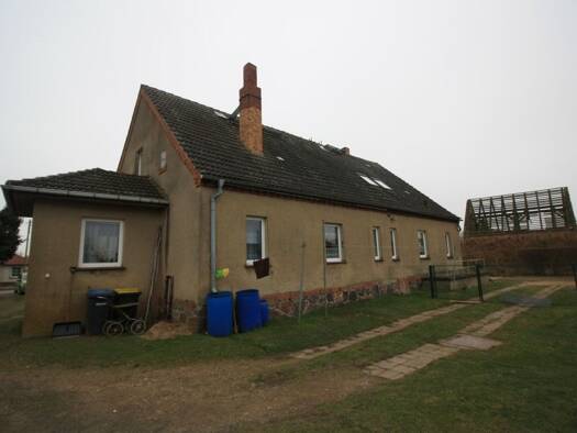 Doppelhaushälfte zum Kauf 24.900 € 3 Zimmer 104,4 m² 1.433 m² Grundstück frei ab 01.10.2026 Werbelow Uckerland 17337