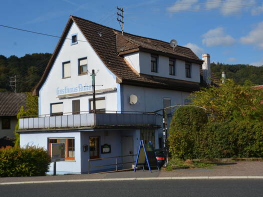 Haus zum Kauf 267.000 € 10 Zimmer 220 m² 600 m² Grundstück frei ab sofort Mondfeld Wertheim 97877