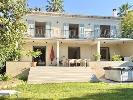 Einfamilienhaus zum Kauf 1.399.000 € 6 Zimmer 174 m² 740 m² Grundstück La Bayorre-Hautes Loubes Hyères 83400