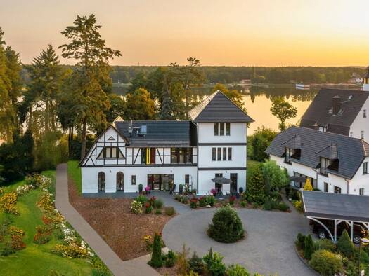 Villa zum Kauf 2.100.000 € 9 Zimmer 395 m² 2.800 m² Grundstück Fürstenberg/Havel Fürstenberg/Havel 16798