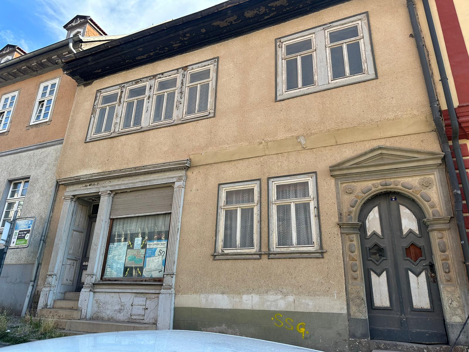 Mehrfamilienhaus zum Kauf 149.000 € 12 Zimmer 280 m²<br/>Wohnfläche 197 m²<br/>Grundstück Arnstadt Arnstadt 99310