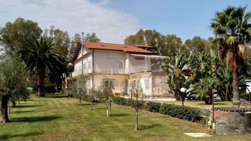 Einfamilienhaus zum Kauf 280.000 € 10 Zimmer 380 m² 2.660 m² Grundstück Catania 95121