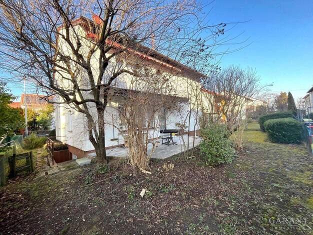 Mehrfamilienhaus zum Kauf 695.000 € 9 Zimmer 225 m² 395 m² Grundstück Ditzingen 71254