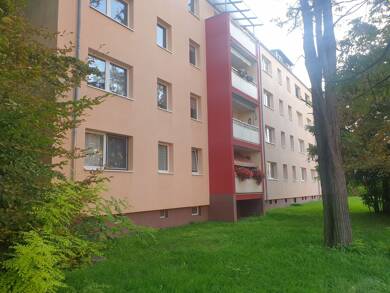 Wohnung zur Miete 330 € 3 Zimmer 59,8 m² frei ab sofort Salzer Str. 16 Calbe Calbe (Saale) 39240