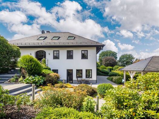 Villa zum Kauf 1.980.000 € 8 Zimmer 246 m² 3.059 m² Grundstück Engenhahn Niedernhausen 65527