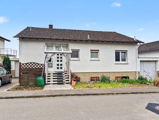 Mehrfamilienhaus zum Kauf 549.000 € 6 Zimmer 256 m² 635 m² Grundstück Wißmar Wettenberg 35435