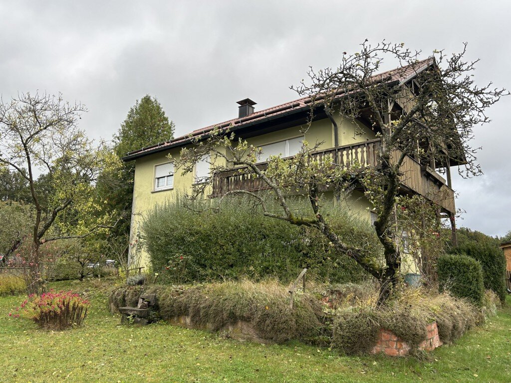 Mehrfamilienhaus zum Kauf 203.000 € 5 Zimmer 137 m²<br/>Wohnfläche 910 m²<br/>Grundstück Neuwirtshaus Wartmannsroth / Neuwirtshaus 97797