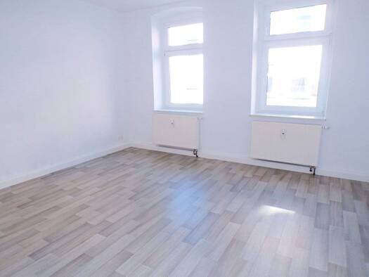 Wohnung zur Miete 599 € 5 Zimmer 108 m² EG frei ab sofort Werdau 08412