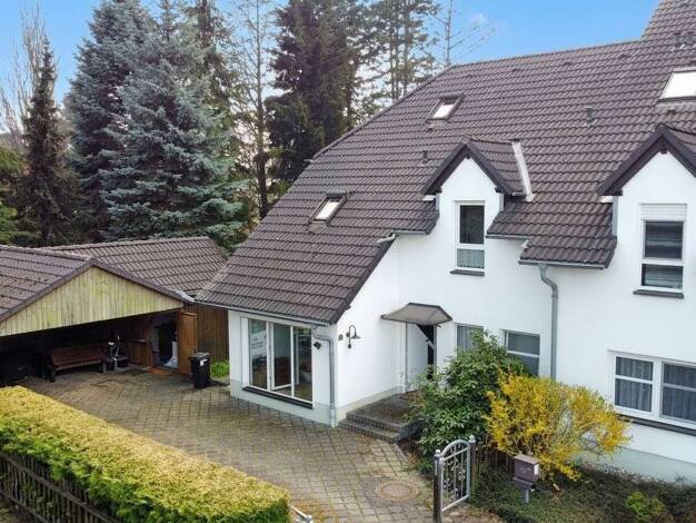 Reihenendhaus zum Kauf 279.000 € 5 Zimmer 130 m² 465 m² Grundstück frei ab sofort Kändler Limbach-Oberfrohna 09212