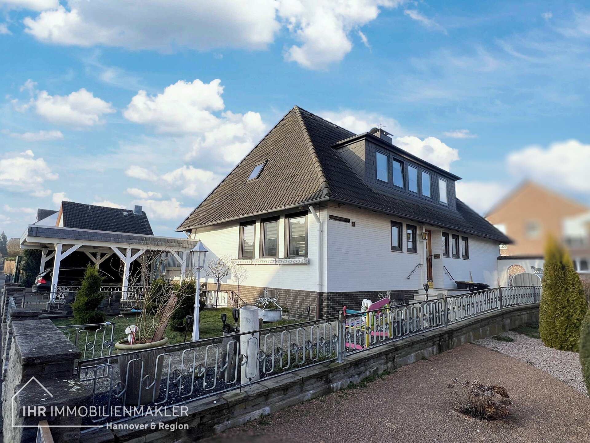 Einfamilienhaus zum Kauf 345.000 € 8 Zimmer 170,3 m²<br/>Wohnfläche 700 m²<br/>Grundstück 01.06.2025<br/>Verfügbarkeit Kirchdorf Barsinghausen 30890