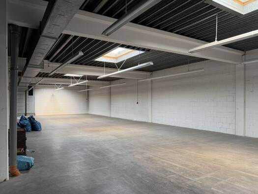 Lagerhalle zur Miete provisionsfrei 712 m² Lagerfläche teilbar ab 245 m² Eichwiesenring 4 1 Möhringen Möhringen 70567