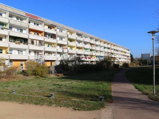 Wohnung zur Miete 320 € 2 Zimmer 56,8 m² 4. Geschoss frei ab 16.12.2025 Kleine Schaftrift 28 Alten Dessau-Roßlau 06847