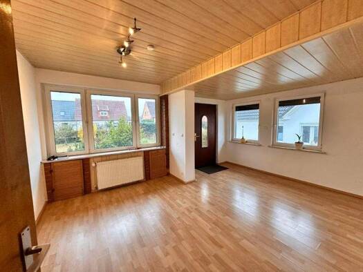 Einfamilienhaus zum Kauf 299.000 € 8 Zimmer 180 m² 1.075 m² Grundstück Neuburg Neuburg 23974