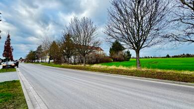Mehrfamilienhaus zum Kauf als Kapitalanlage geeignet 1.100.000 € 83 Zimmer 1.940,2 m² Neundorf Staßfurt 39418