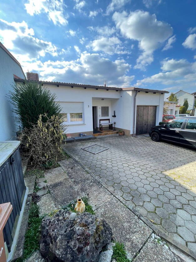 Reihenmittelhaus zum Kauf provisionsfrei 330.000 € 4 Zimmer 146 m² 286 m² Grundstück Dittelbrunn Dittelbrunn 97456