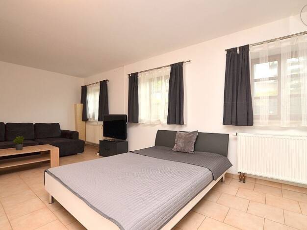Wohnung zur Miete 845 € 1 Zimmer 42 m² EG frei ab sofort Rödelsee Rödelsee 97348