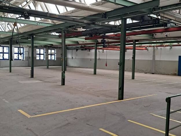 Lagerhalle zur Miete 4,50 € 1.700 m² Lagerfläche Niederense Ense 59469