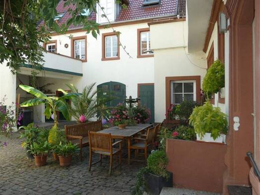 Sonstiges zum Kauf als Kapitalanlage geeignet 1.490.000 € 25 Zimmer 786 m² 605 m² Grundstück Maikammer 67487