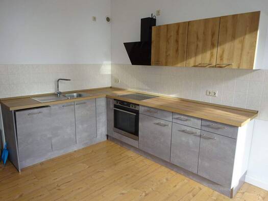 Wohnung zur Miete 385 € 2 Zimmer 61 m² 1. Geschoss frei ab sofort Straße der Jugend 3 Treuen 08233