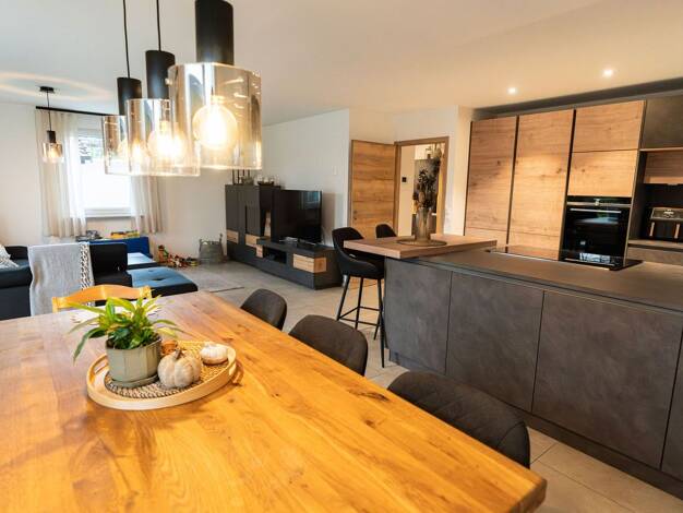 Einfamilienhaus zum Kauf - Erstbezug provisionsfrei 809.000 € 4,5 Zimmer 140 m² 347 m² Grundstück frei ab 01.07.2027 Am Regnitzhang 14 Stadeln Fürth 90765
