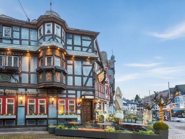 Hotel zum Kauf 3.000.000 € 48 Zimmer 1.370 m² Grundstück Adenau Adenau 53518