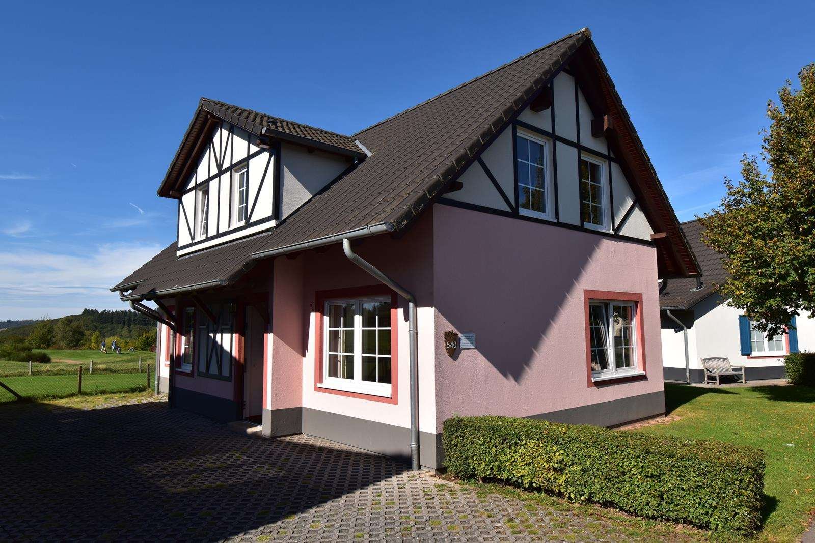 Einfamilienhaus zum Kauf 297.000 € 7 Zimmer 150 m²<br/>Wohnfläche 515 m²<br/>Grundstück Am Kellerborn 1 Eller Cochem 56812