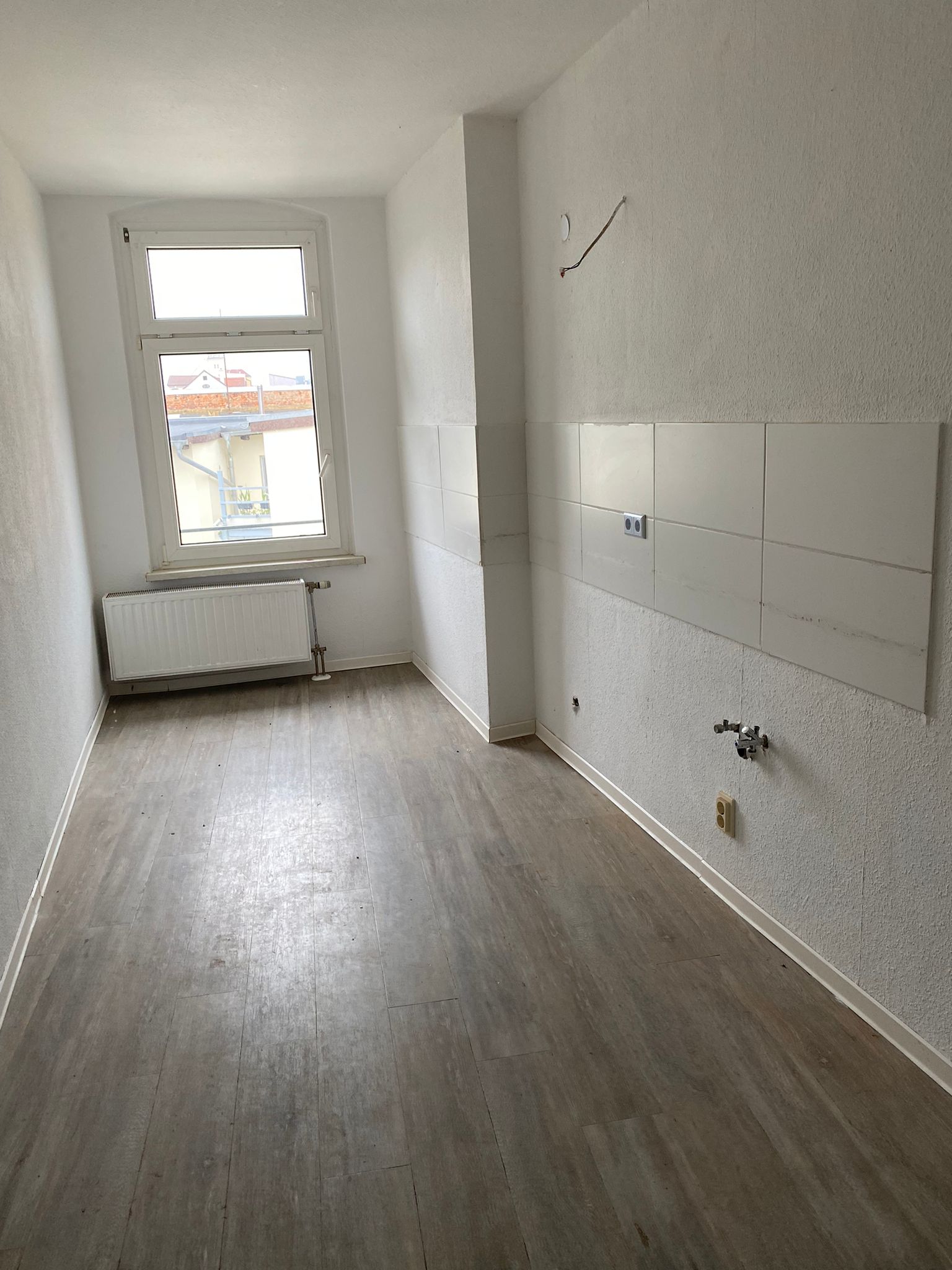 Wohnung zur Miete 488 € 3 Zimmer 75 m²<br/>Wohnfläche 3.<br/>Geschoss ab sofort<br/>Verfügbarkeit Wendische Str. 21 Zeitz Zeitz 06712