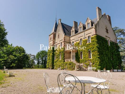 Herrenhaus zum Kauf 595.000 € 10 Zimmer 460 m² 34.694 m² Grundstück Centre Moderne Moulins 03000