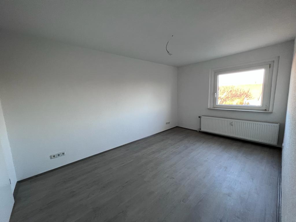 Wohnung zur Miete 199 € 2 Zimmer 38 m²<br/>Wohnfläche 1.<br/>Geschoss 01.01.2025<br/>Verfügbarkeit Rudolf-Breitscheid-Str. 7 Regis-Breitingen Regis-Breitingen 04565