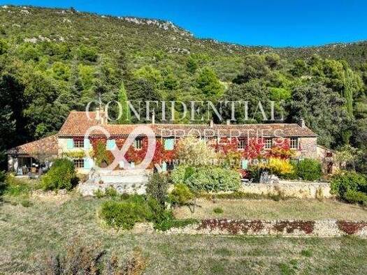 Einfamilienhaus zum Kauf 1.800.000 € 14 Zimmer 400 m² 300.000 m² Grundstück Aups 83630