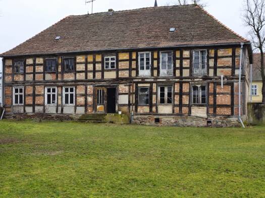 Haus zum Kauf 89.000 € 10 Zimmer 400 m² 1.183 m² Grundstück Langen 16818