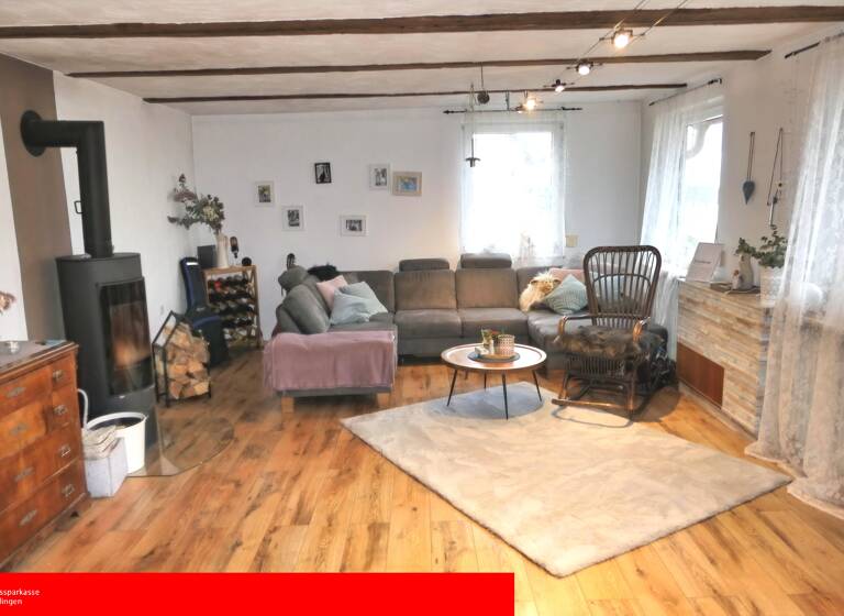 Mehrfamilienhaus zum Kauf 345.000 € 8,5 Zimmer 262 m²<br/>Wohnfläche 768 m²<br/>Grundstück Denkingen Denkingen 78588