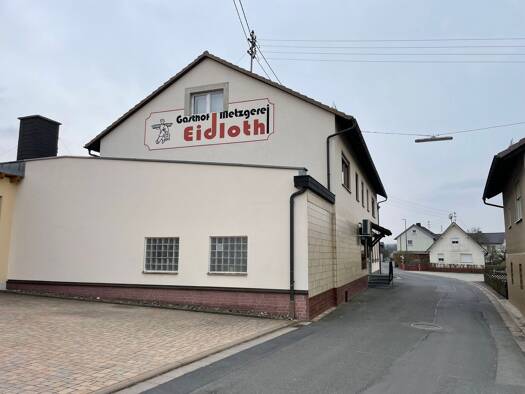 Mehrfamilienhaus zum Kauf als Kapitalanlage geeignet 348.000 € 9 Zimmer 260 m² 1.048 m² Grundstück Rosenau 13 Neukenroth Stockheim 96342