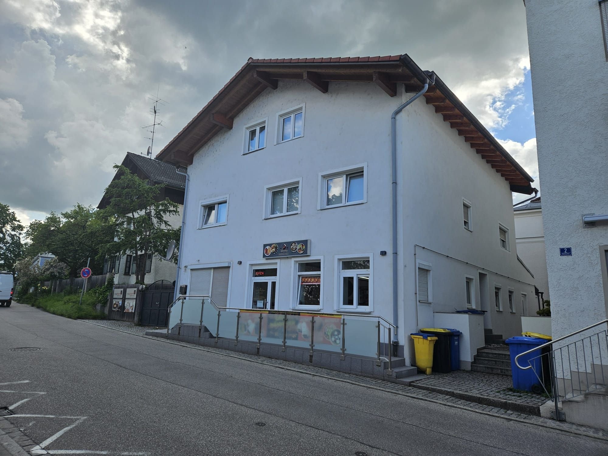 Wohn- und Geschäftshaus zum Kauf als Kapitalanlage geeignet 550.000 € 13 Zimmer 329,5 m²<br/>Fläche 258 m²<br/>Grundstück Simbach Simbach a.Inn 84359