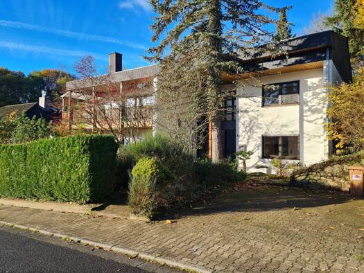 Einfamilienhaus zur Miete 2.390 € 7 Zimmer 270 m² 1.038 m² Grundstück frei ab sofort Winnweiler 67722