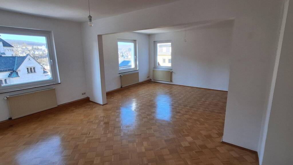 Wohnung zur Miete 950 € 4 Zimmer 107 m² 2. Geschoss St.Michael-Str. 20 Siegen 57072