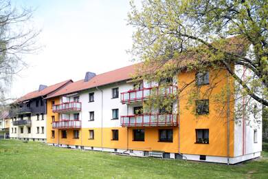Wohnung zur Miete 423 € 3 Zimmer 65 m² Dachgeschoss, 3 Geschosse frei ab 01.10.2025 Lohstraße 33 Pößneck,Stadt Pößneck 07381