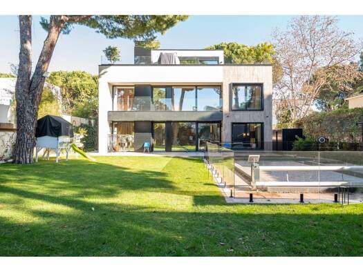 Villa zum Kauf 2.800.000 € 4 Zimmer 436 m² 807 m² Grundstück >C. Badajoz > Pozuelo de Alarcón 28223