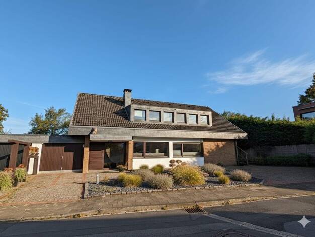 Mehrfamilienhaus zum Kauf provisionsfrei 1.050.000 € 10 Zimmer 285 m² 861 m² Grundstück Leichlingen 42799