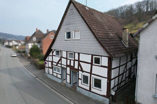 Mehrfamilienhaus zum Kauf 69.000 € 14 Zimmer 300 m² 799 m² Grundstück Heristalstraße 62 Herstelle Beverungen 37688