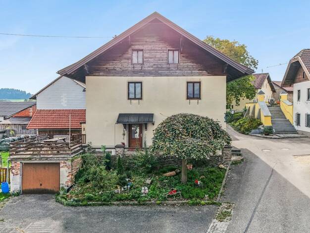 Einfamilienhaus zum Kauf 279.950 € 8 Zimmer 215,2 m² 967 m² Grundstück Feldkirchen bei Mattighofen 5143